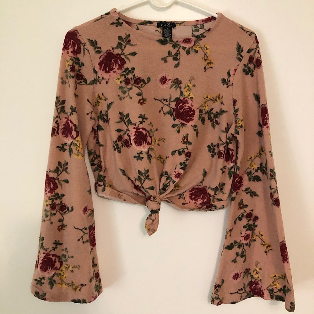 RUE21 Women’s Long sleeve crop top, size S